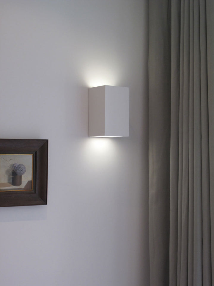 TR8280 Linear Plaster Wall Light (Integrated Emergency Option)